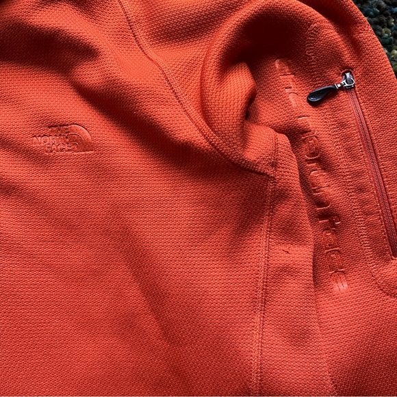 The North Face Orange Quarter Zip (M) - Picture 5 of 9